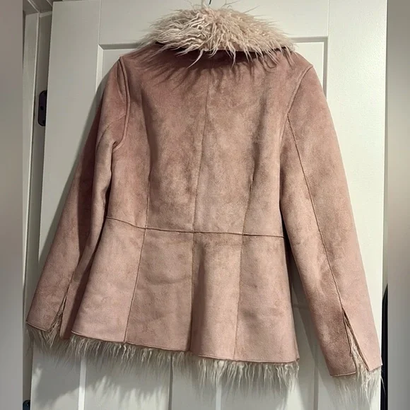 Brandon Thomas Blush Teddy Jacket with Faux Fur Trim - Picture 3 of 6